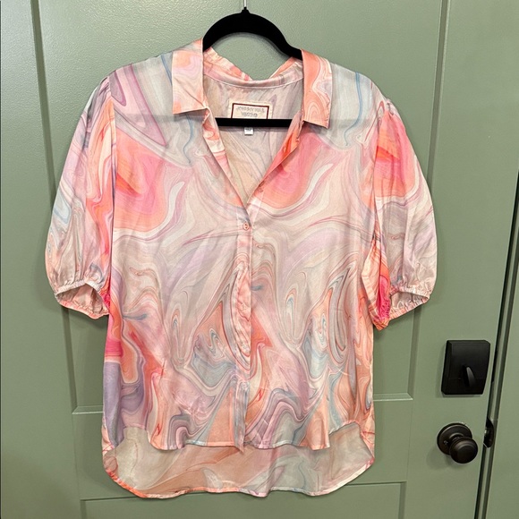 Johnny Was Tops - Johnny Was Pink and Purple Marble-Print Short Sleeve Button Down Top 100% SILK